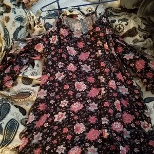 Cold shoulder long sleeve American Eagle dress